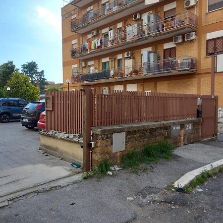 Premium Apartment With Parking Чампіно Екстер'єр фото